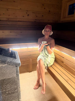 ac72522e66de4bfbe385107a381d7f552flixty9wcmfdsrs74